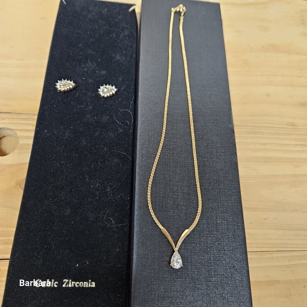 Vintage CZ Pear Solitare Necklace with Pierced Earrings